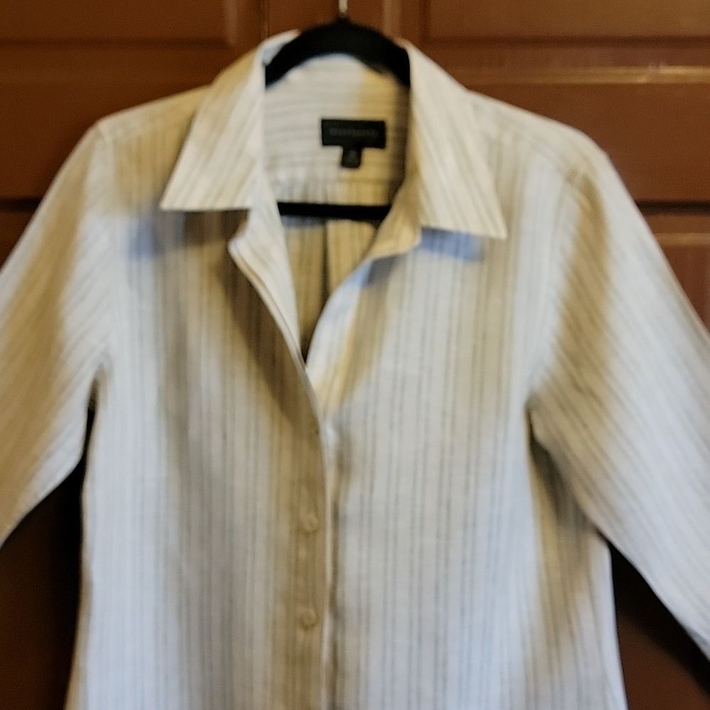 Investments-Linen green/ bge 3/4 sleeved collared shirt Size 8